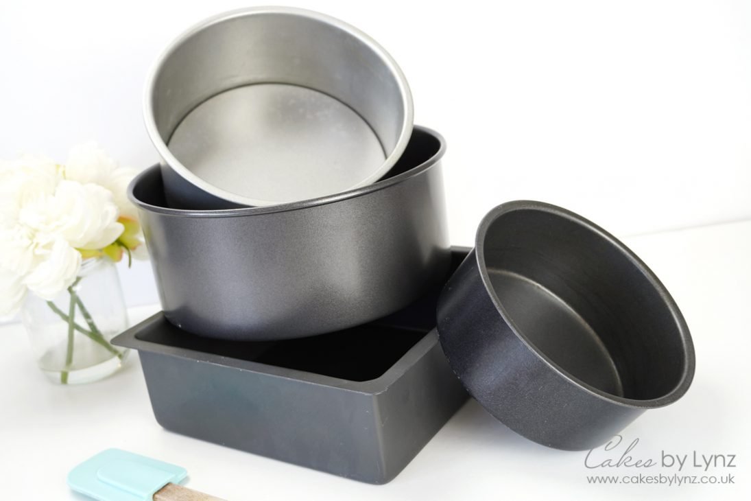 Cake tins for cake decorating