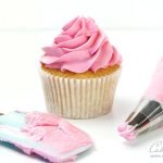 How to pipe the perfect buttercream swirl How to pipe the perfect buttercream swirl