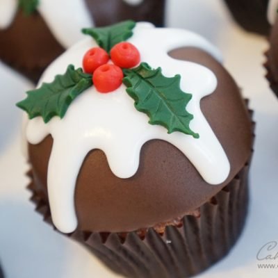 Christmas pudding cupcakes