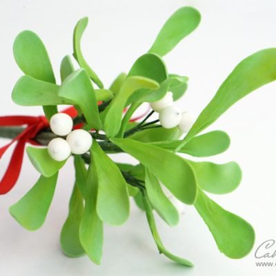 Gumpaste Mistletoe1