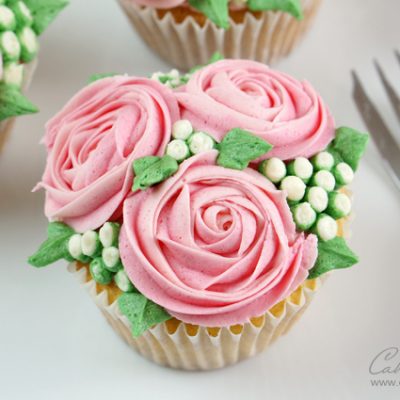 Mini rose flower cupcakes