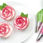 how to pipe a two-tone buttercream rose cupcake how to pipe a two-tone buttercream rose cupcake